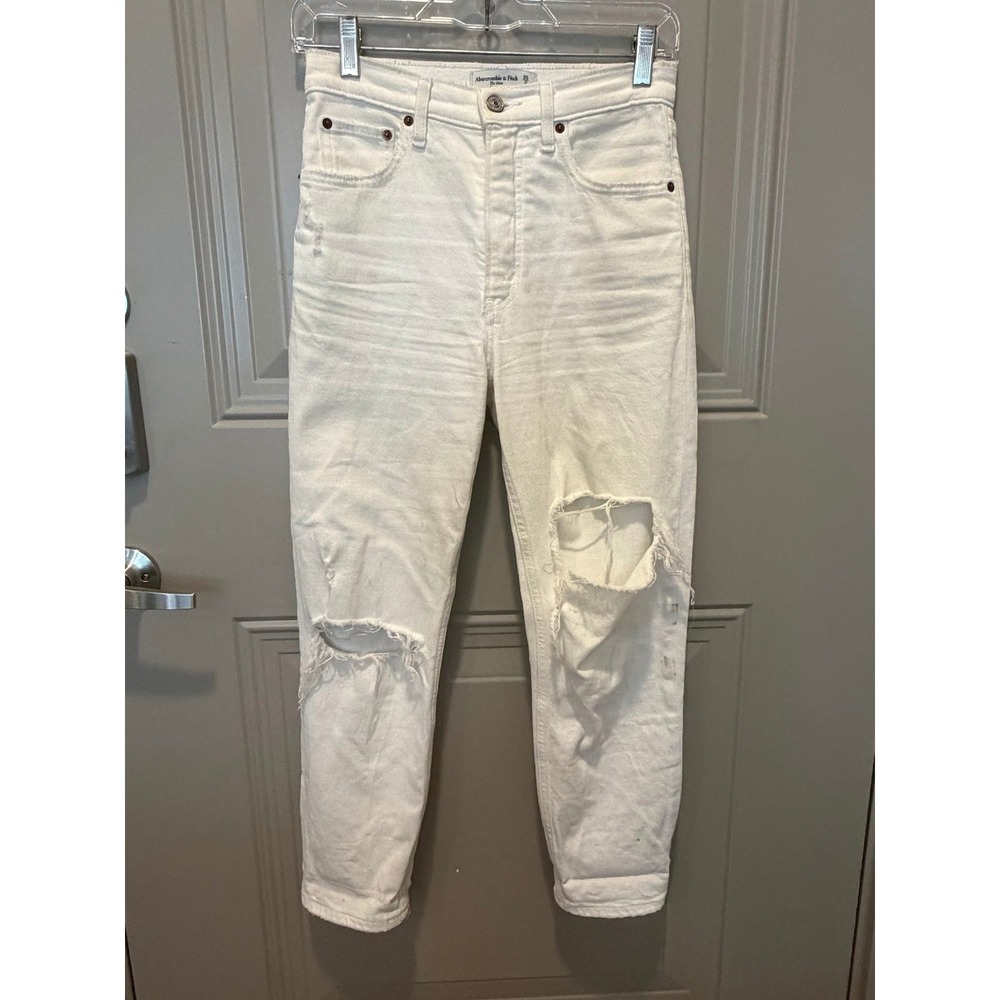 Abercrombie & Fitch The Mom High Rise Jeans White Size 25/0s‎